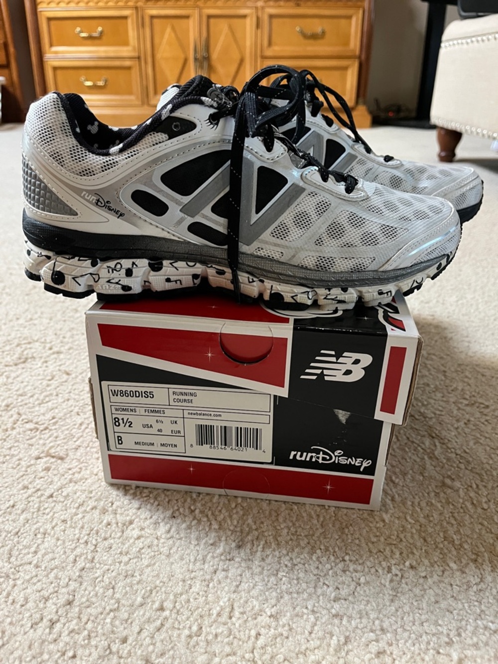 New Balance Women's Gray & Black Athletic Running Shoes